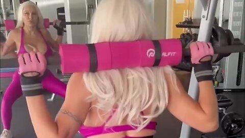 SilaStar | 💗 COME TO THE GYM WITH ME 😋👅