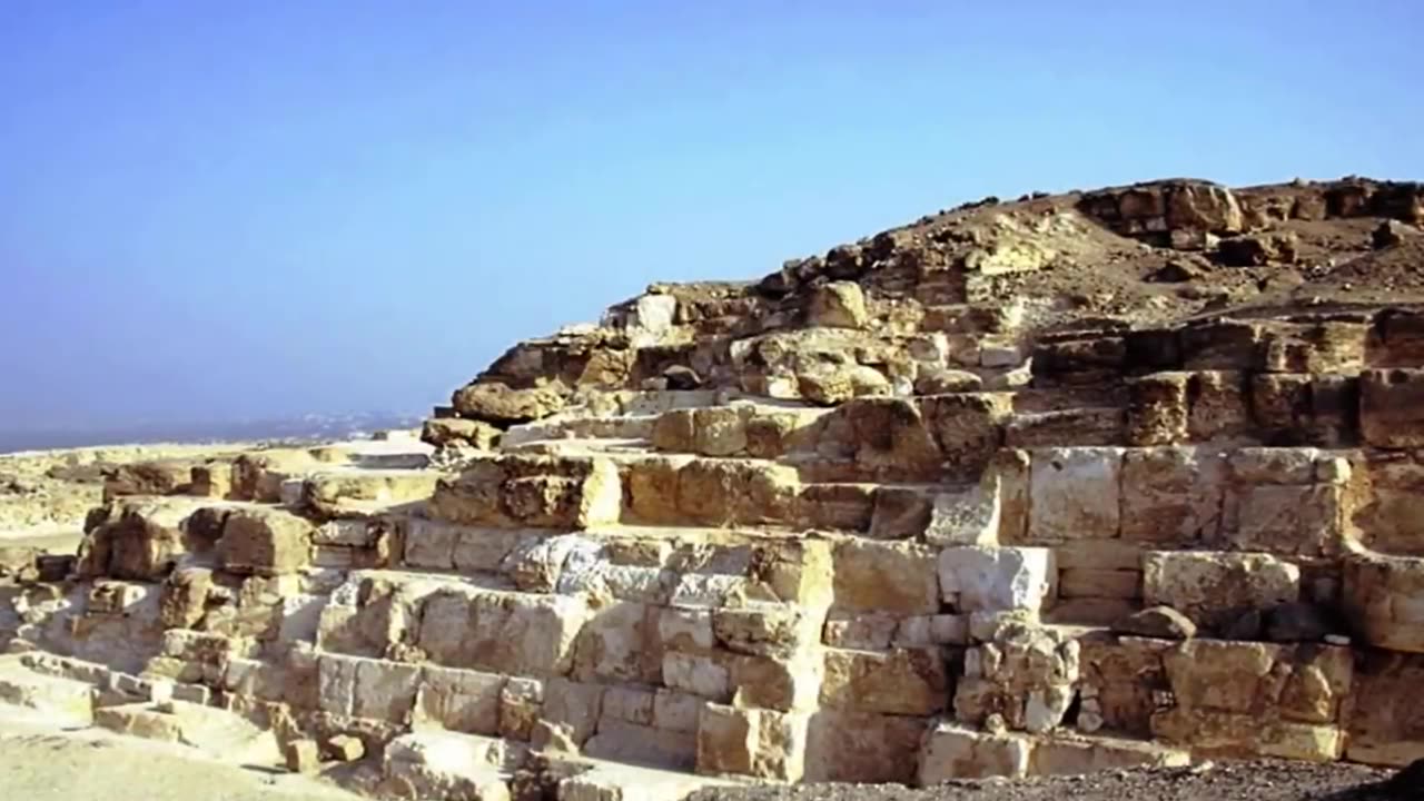 Mysterious Staircase Found On Giza Plateau