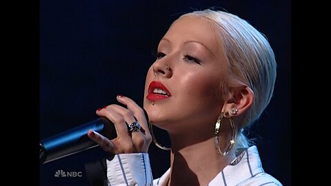 Christina Aguilera - Beautiful ( Live @ Saturday Night Live )