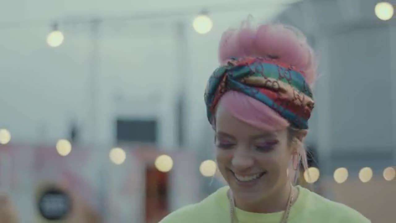 Lily Allen - Backstage Pass