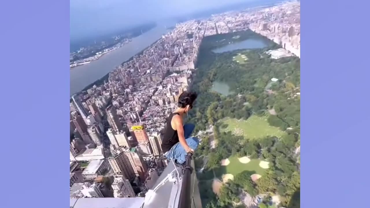 Juggling maniacs do parkour without limits - Total Emotion - 12