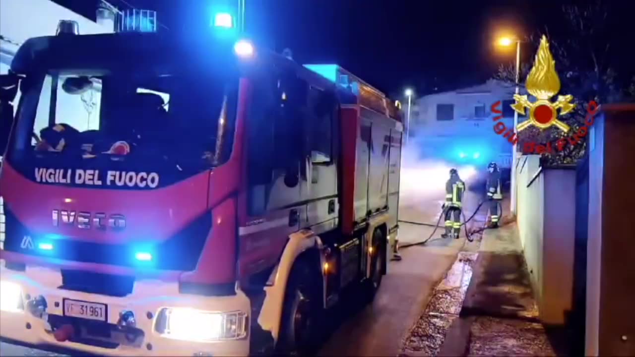 PULA (CA) - INTERVENTO STANOTTE A PULA PER INCENDIO AUTOVETURA (07.03.25)