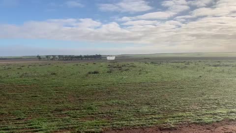 Spraying in Western Australia airtractor 502