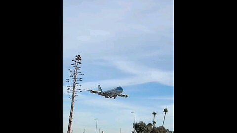 President Trump arriving to LAX yesterday! #MakeCaliforniaGreatAgain