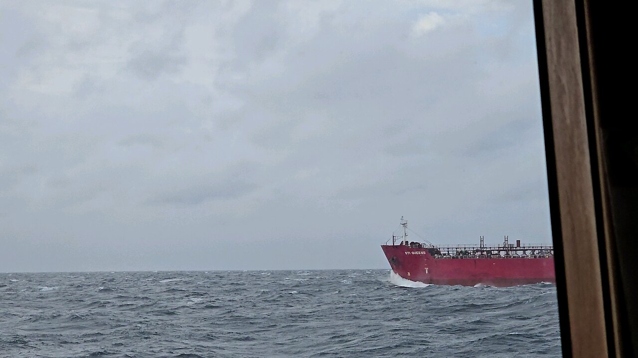 Hyperlapse ship crossing the bow