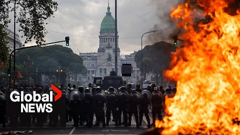 Police, retiree protesters clash in Buenos Aires over demands for higher pensions