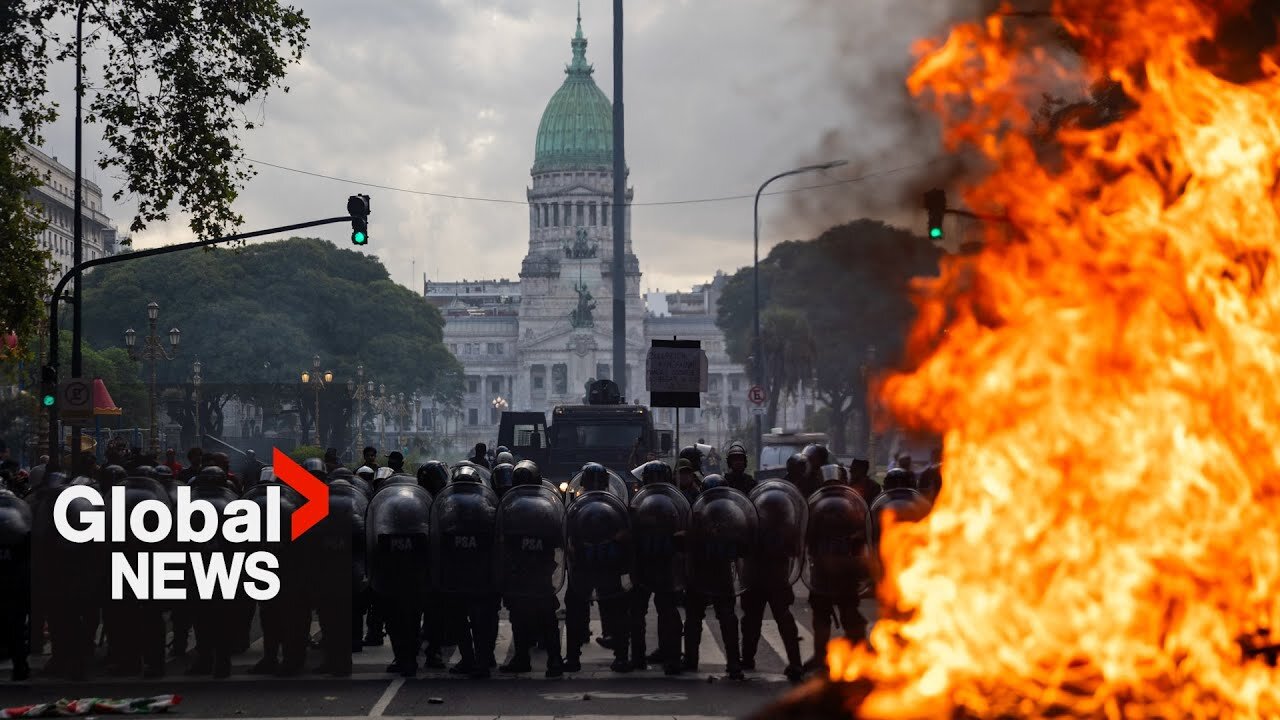 Police, retiree protesters clash in Buenos Aires over demands for higher pensions