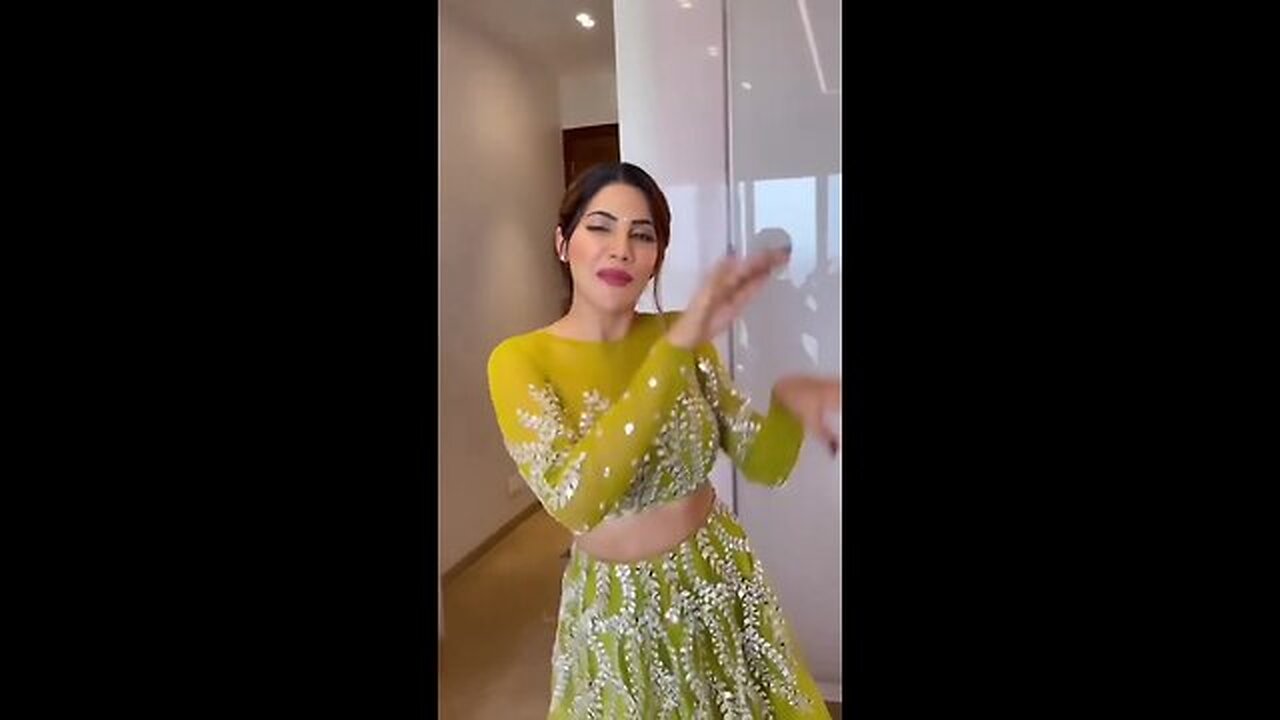 #NikkiTamboli ka Jalwa 😍
