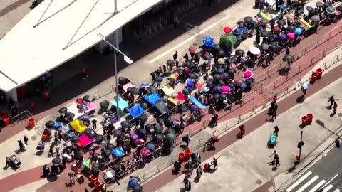 Shakira fans line up for Brazil concert in the sweltering heat