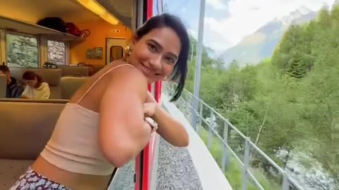 💫 Journey through Switzerland's most breathtaking train ride!