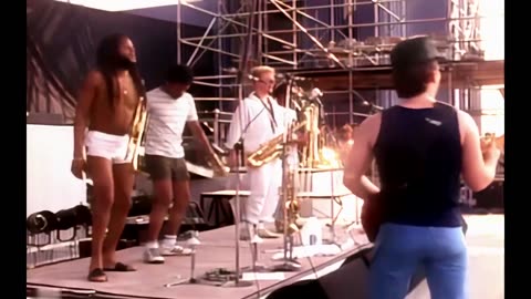 I Got You Babe UB40 & Chryssie Hynde 1985 HD