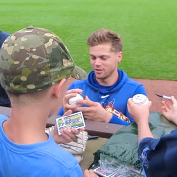 I Got Nico Hoerner's Autograph!!!