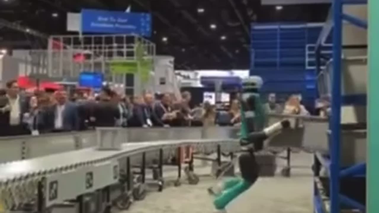 ROBOT KILLS ITSELF AFTER 15Min OF WAGE SLAVERY