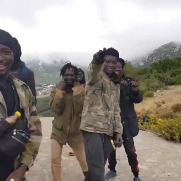 Fake asylum seekers from Morocco to Spain via Ceuta show us their skills.