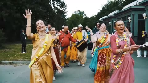 Best Hare Krishna Kirtan with Beautiful Girls Dancing