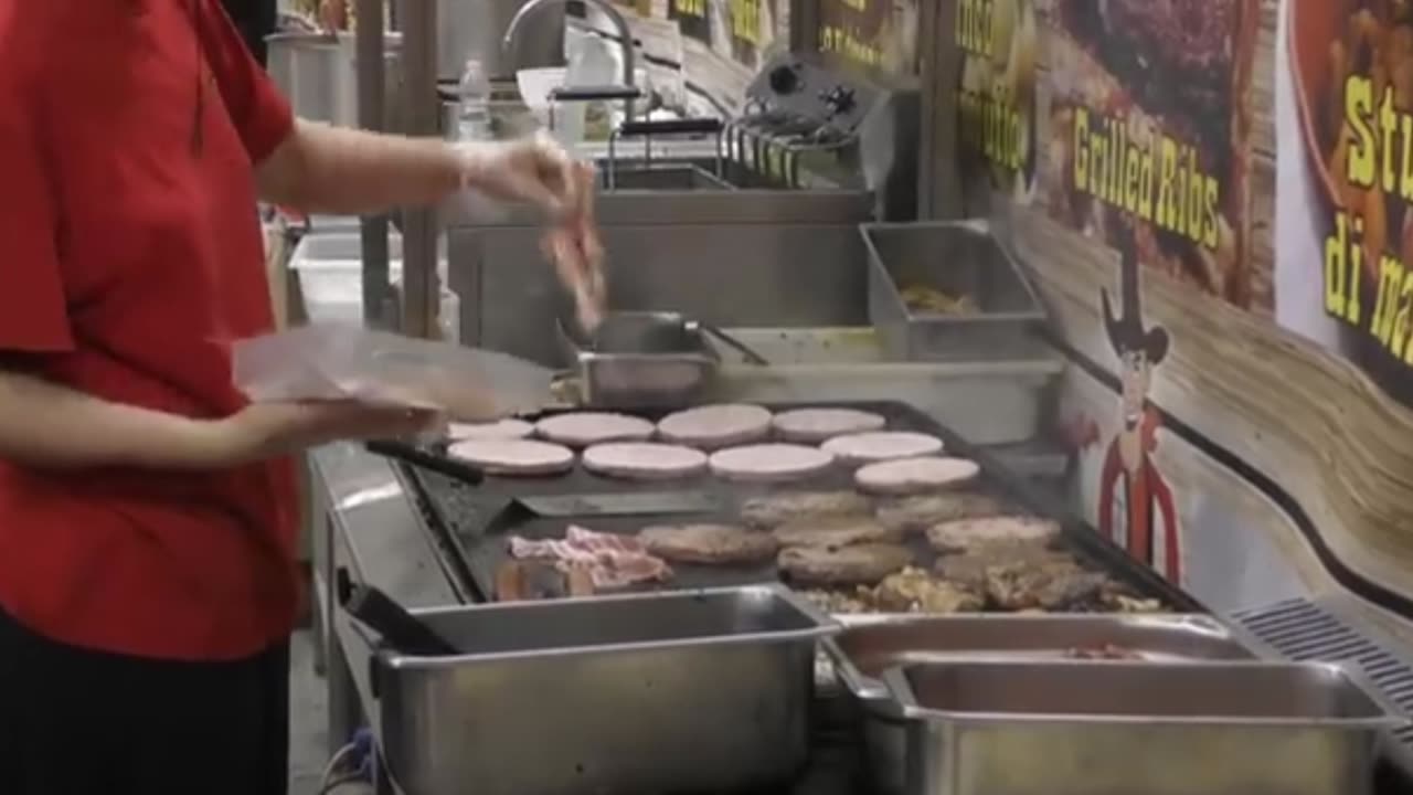 This $1 Italian Street Food Will Change Your Life! 🇮🇹🍕