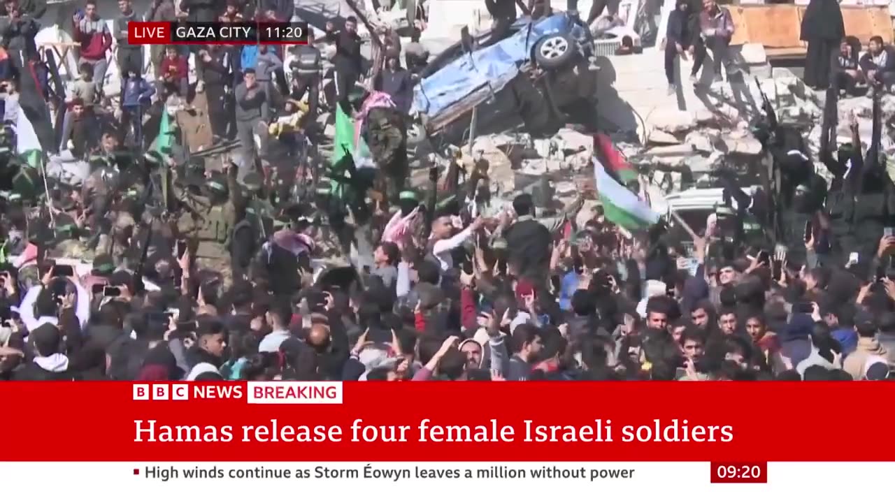 Four female hostages held in Gaza by Hamas handed over to Israeli military | BBC News