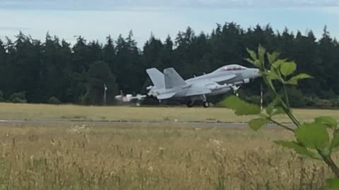 Growler touch-and-goes Whidbey island.