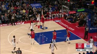 NBA - Lonnie Walker IV with the FANCY footwork 🕺 Finds Andre Drummond (16p, 11r) for the flush!