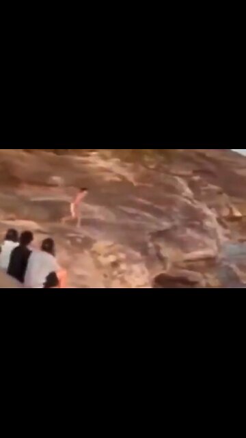 Tragic Video Shows A Man Jumping Off A Cliff In Hawaii And Dying When Hitting The Rocky Waters Below