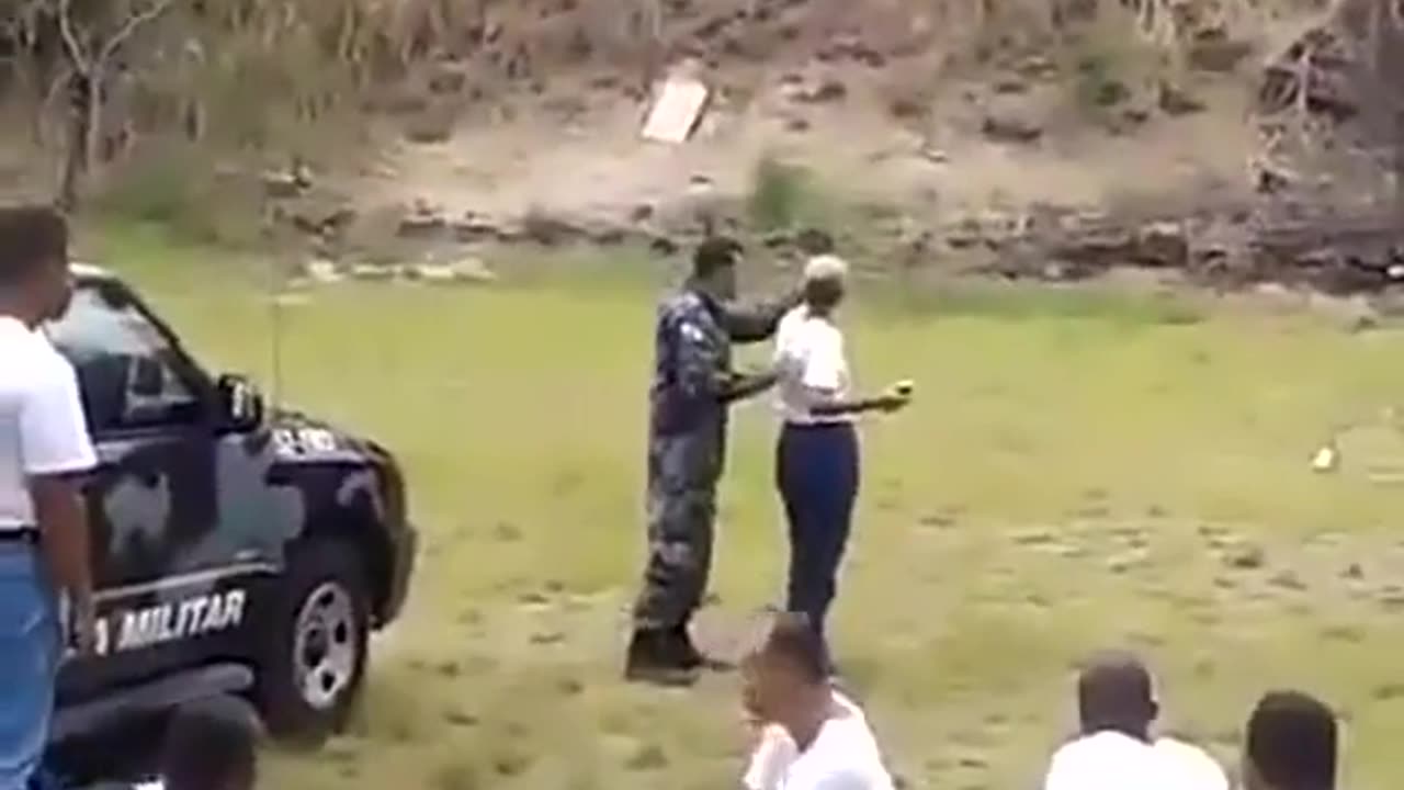 FEMALE police trainee throws grenade in the wrong direction - women suck at everything