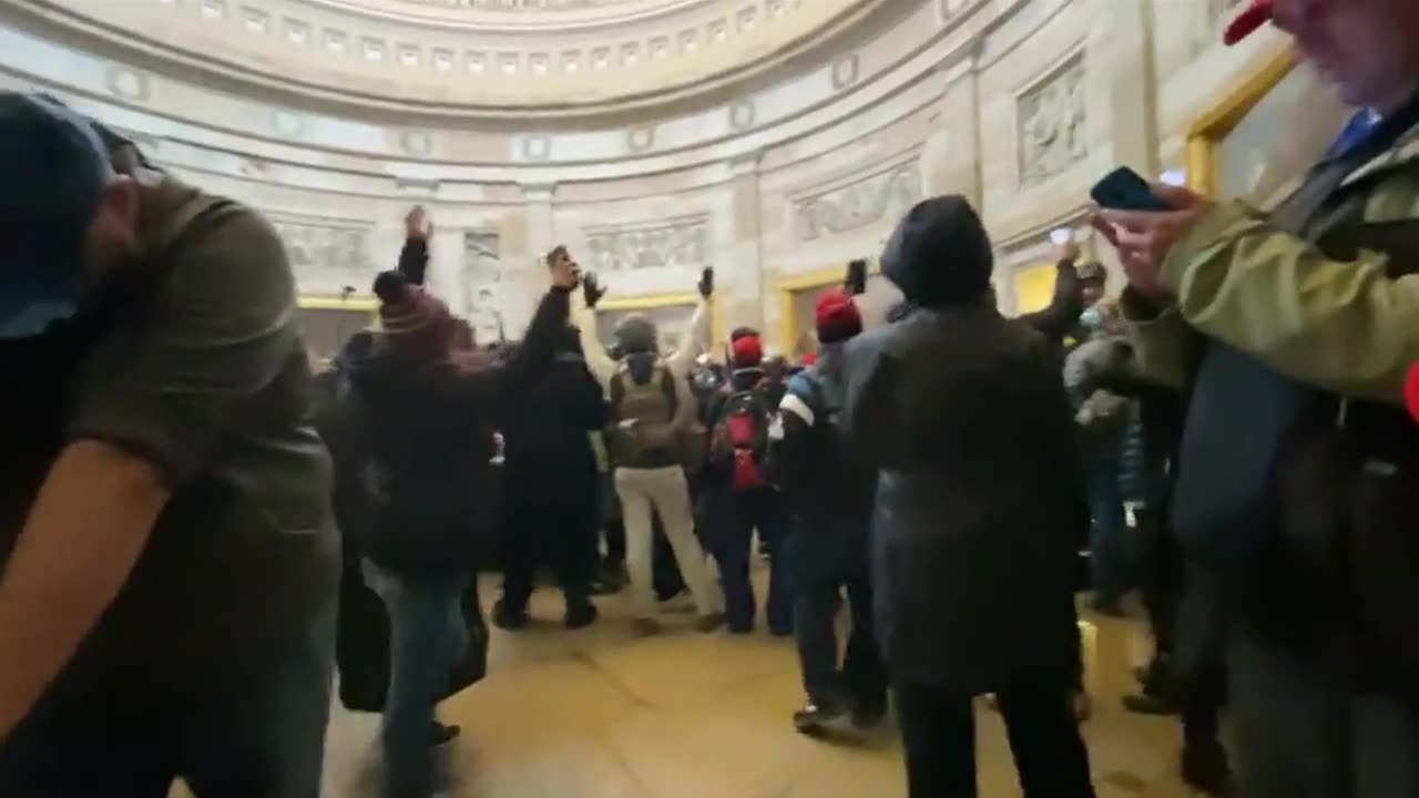 2021.01.06 - 3:00 p.m. - Pam Hemphill - I want to go in, then walks in the Capitol