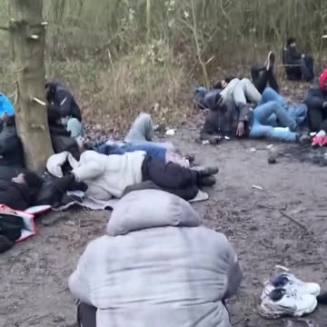 Hordes of fake Islamic asylum seekers prepare to invade Poland from Belarus.