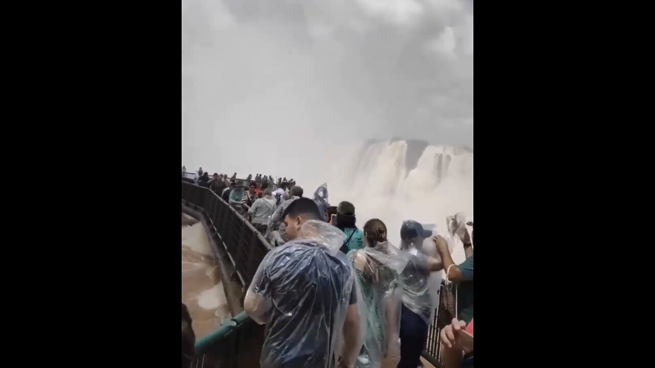 BRAZIL FAMOUS WATERFALL FLOODED BY HEAVY RAINS⛈️🌊🚧💫