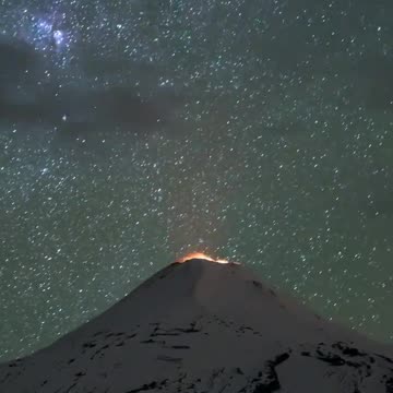 The light from Villarrica volcano in Chile. time lapse by Cristian Aguirre