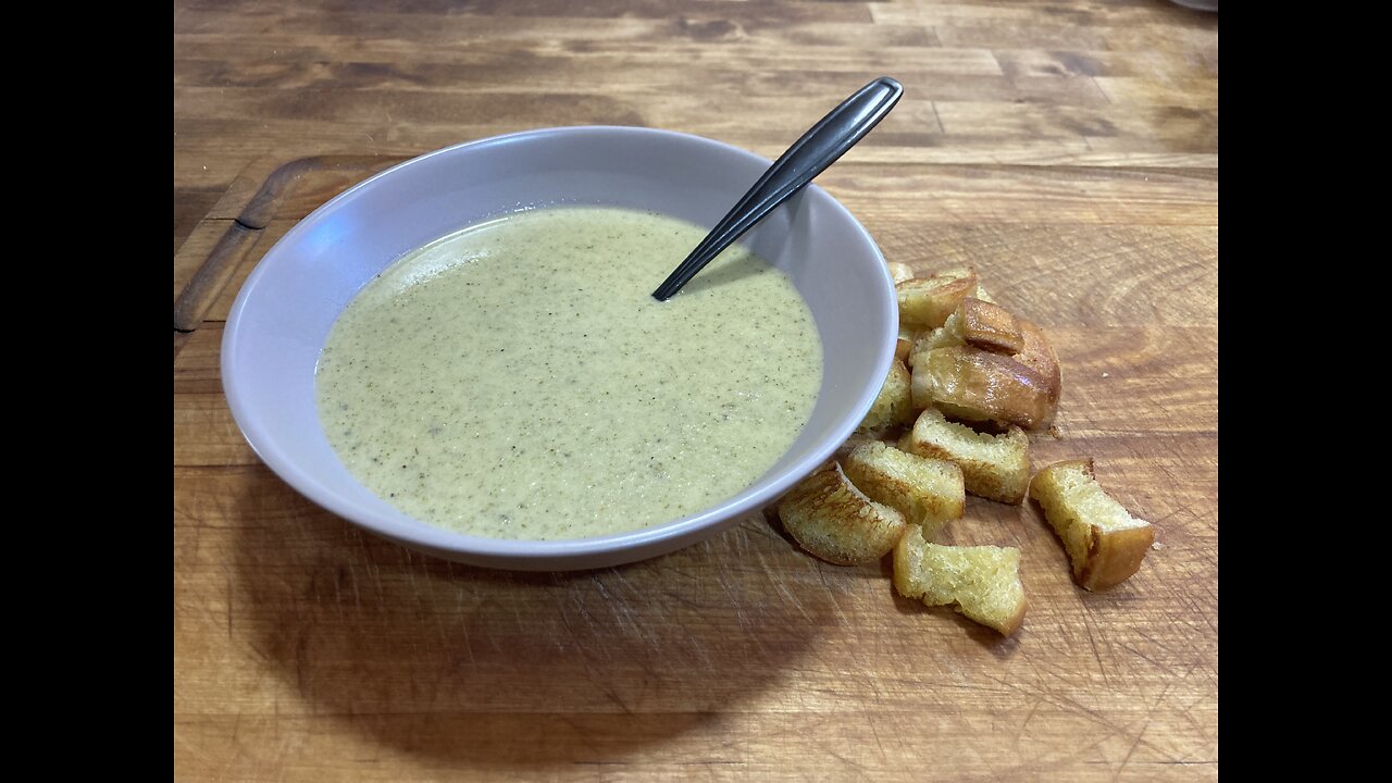 (Nutr Machine) Garlic Soup with Fresh Croutons