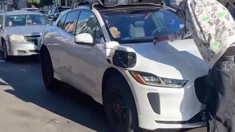 Self driving w- passenger car gets tagged by graffiti in San Francisco LOLOL