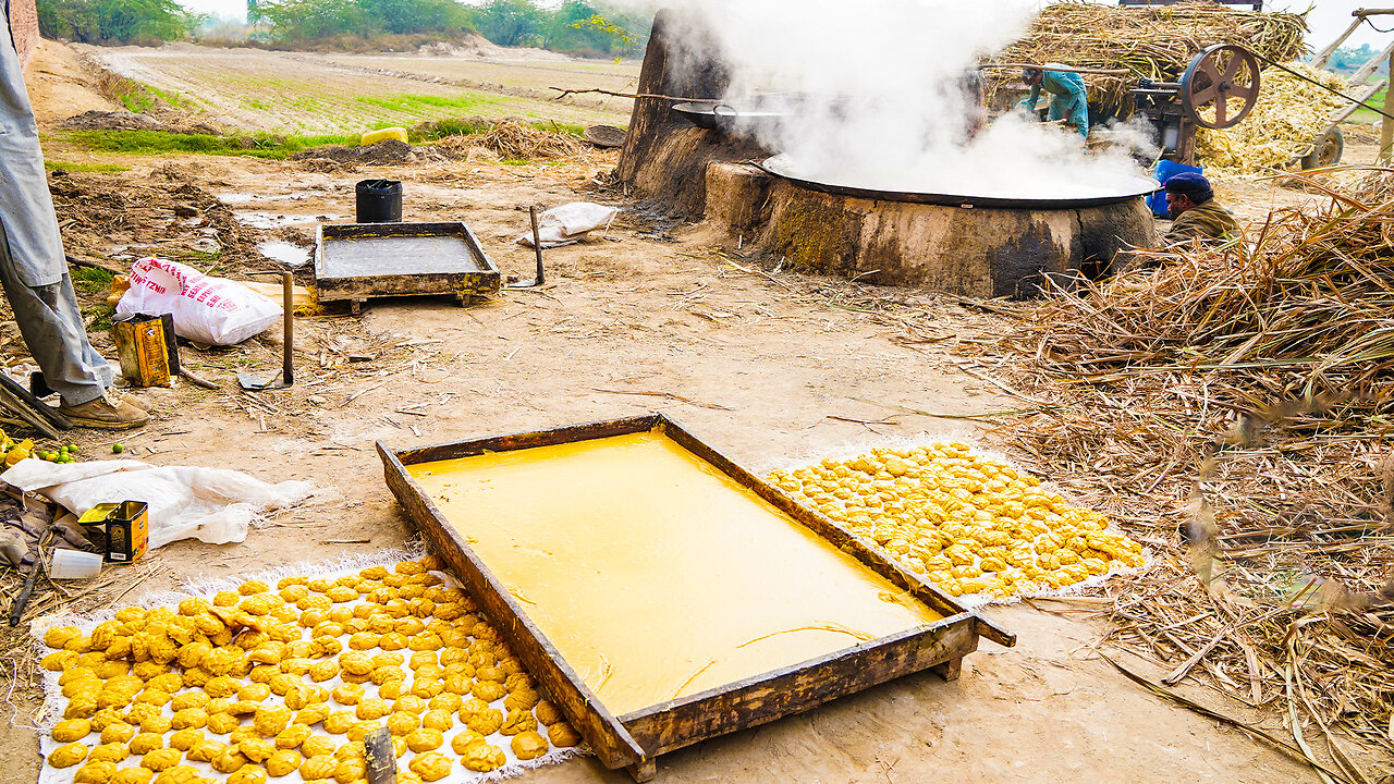 Traditional Jaggery Making Process | The Art of Gurr Production