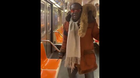 NYC In A Nutshell As A Maniac Pulls A Knife And Threatens To Stab A Man For No Reason On The Subway