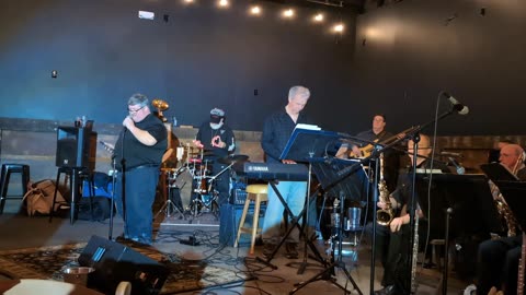 David L Sings