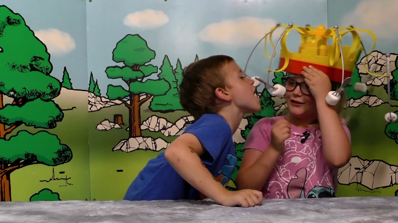 CLiQ KiDZ Work up an Appetite with Chow Crown