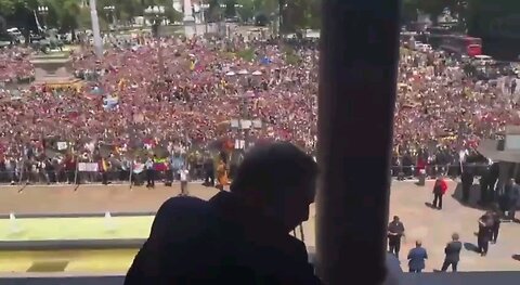 Argentina and Venezuela united: crowd welcomes Venezuelan President-elect Edmundo González