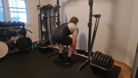 Deadlift with bands 300kg