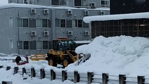 2025.1.9. am8:00 パンションラッキー(アパート)の不法投雪2