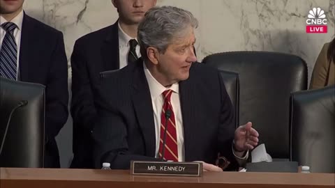 Sen. Kennedy Demands Bank CEOs Explain Debanking—'No Lawyers, No PR, Just the Truth!