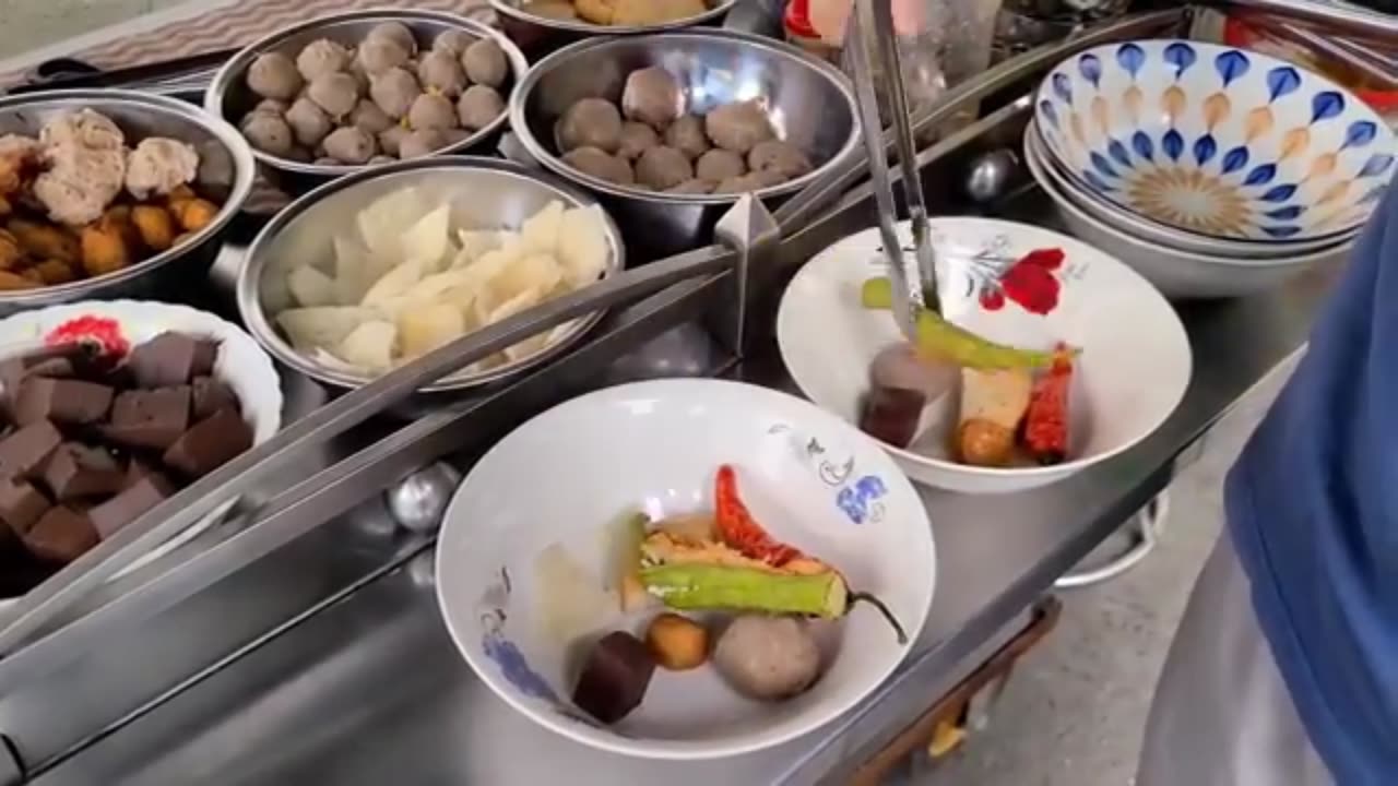 Hungry? Discover Vietnam's Best Night Street Food and Why You Need to Try It!