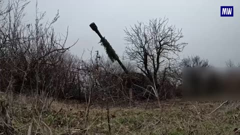 An artillery crew of the Msta-B howitzer