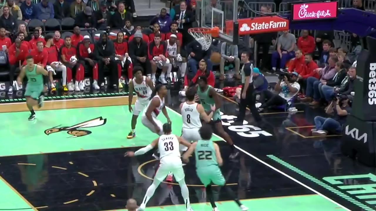 Charlotte Hornets - .@CallMe_NonStop just in time @Lowes