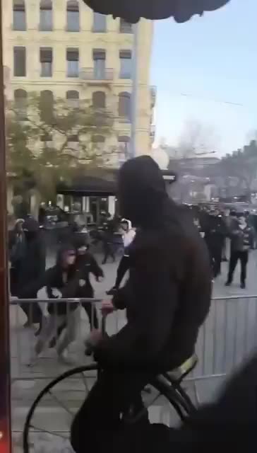 TERRIFYING: In Lyon, France, a gang of immigrants attacks a children's ride