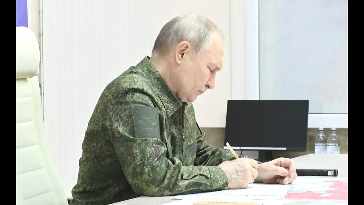 Vladimir Putin - Návštěva velitelského stanoviště Kurské skupiny