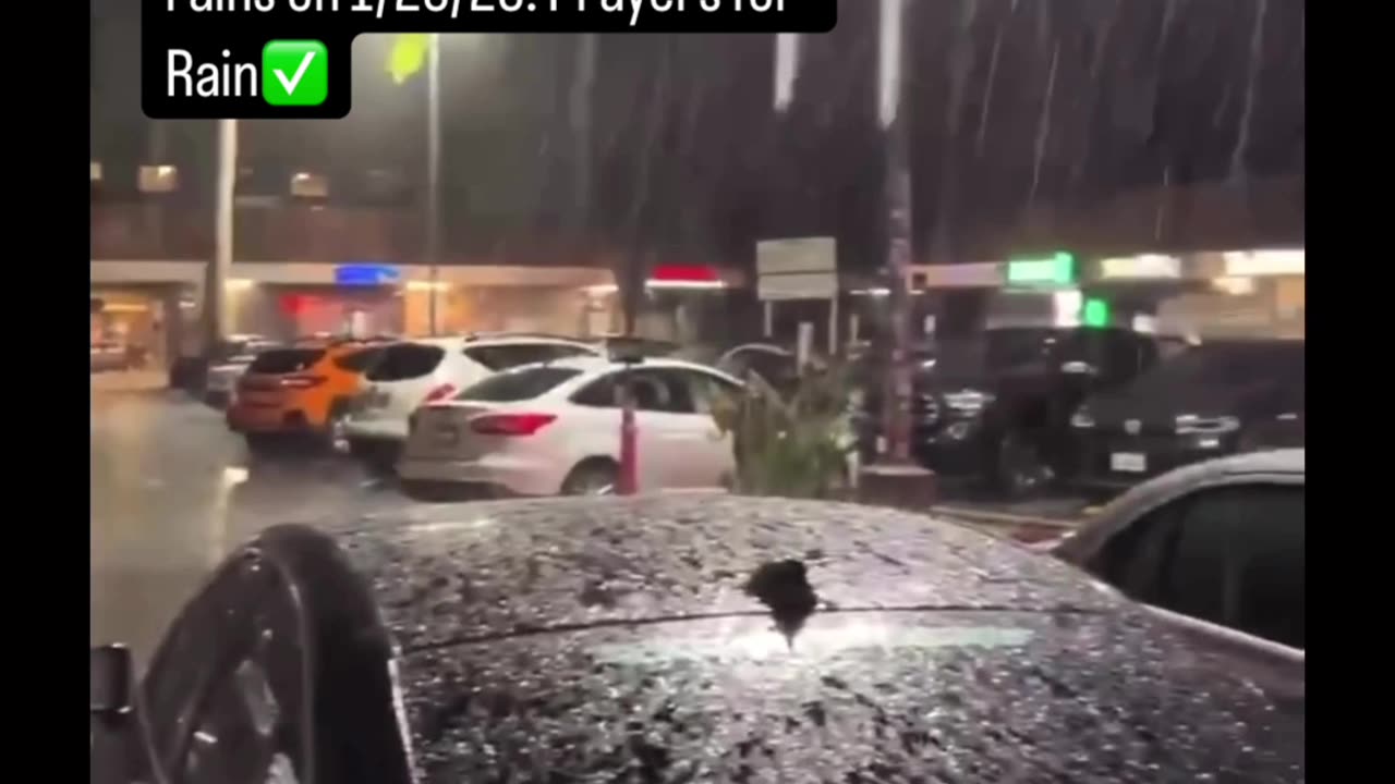 Rain In Los Angeles! 🌧️☔️ Many Prayers Are Answered! (Trump said send Water to LA Fires 🔥)