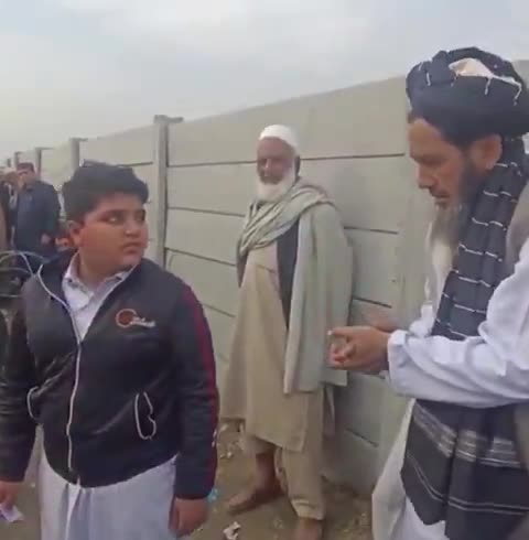 ☪️ 🇵🇰 Un ORL pakistanais redonne l'audition à un enfant sourd!