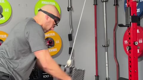 UClips Back Bar Preview: Home Gym Cable & Landmine Attachment