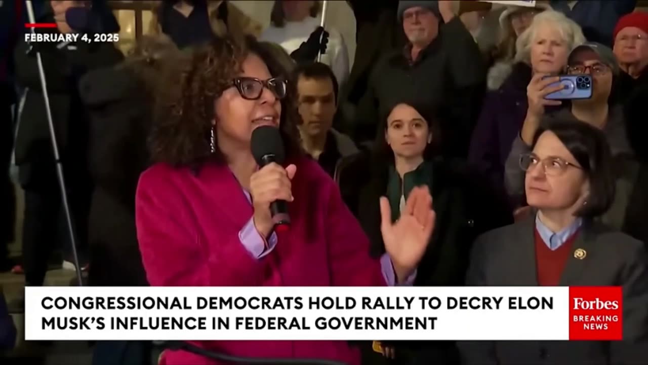 😂 "No one elected Elon Musk...to help us rebuild California"