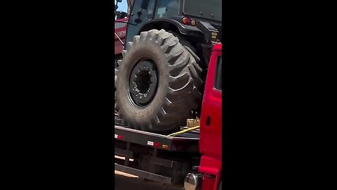 Truck , The roar of the engine is the trail on the road