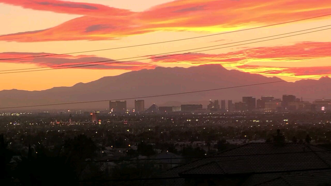 Did you see tonight's Las Vegas sunset on fire? Check this out! 01.03.2025 #follow #lasvegas #travel